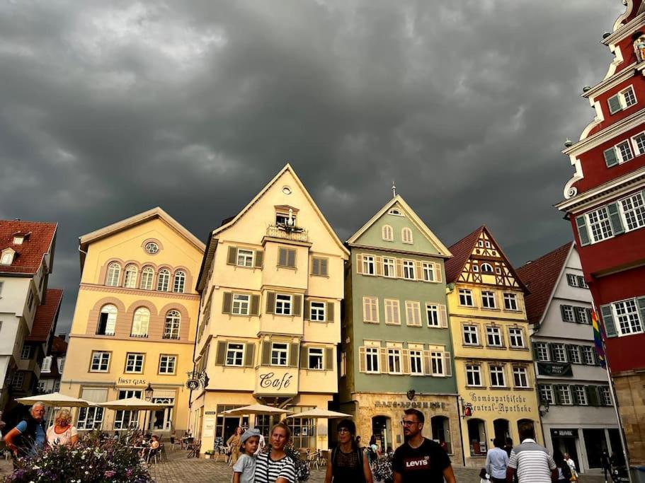Nah Zur S-Bahn Und Altstadt Esslingen am Neckar Exterior foto